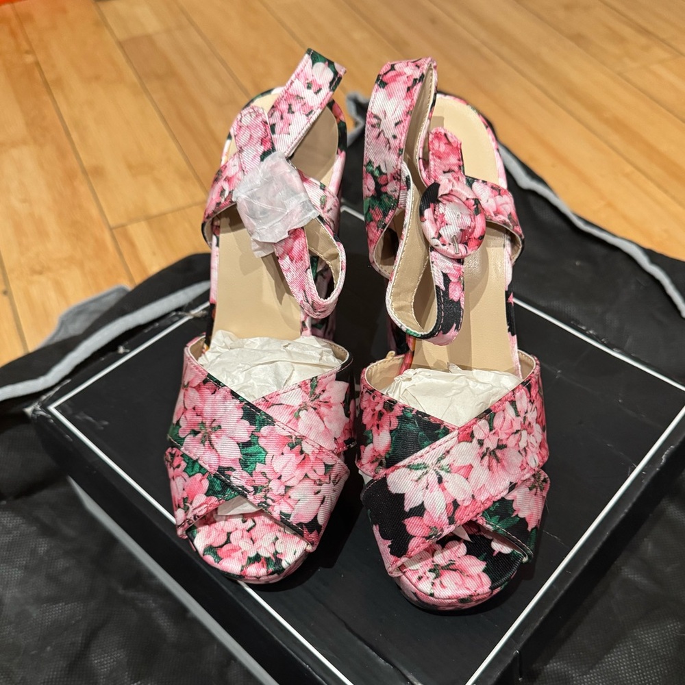 Cupid Flower Heels